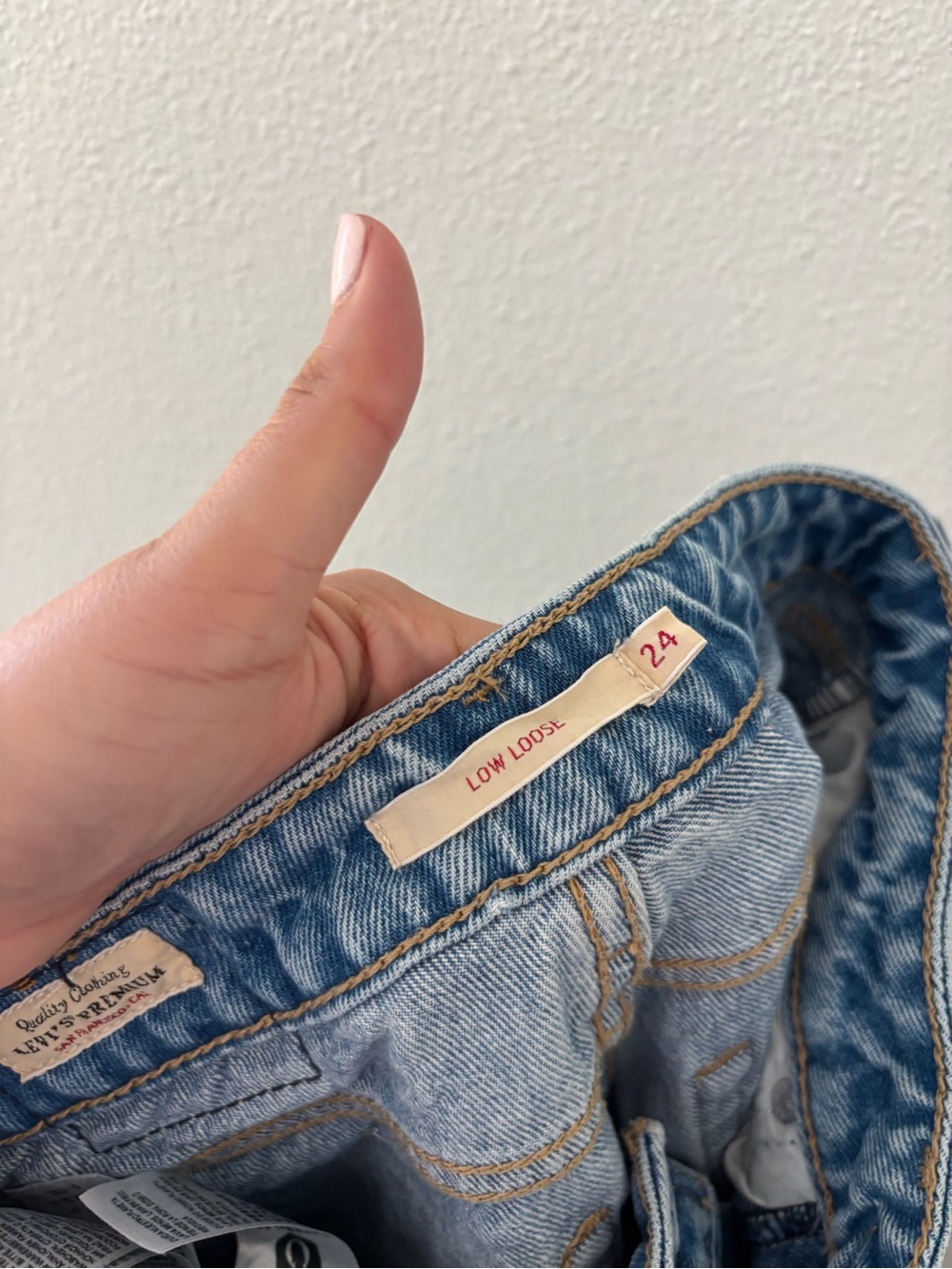 Levi’s low loose jeans light wash - Picture 3 of 3